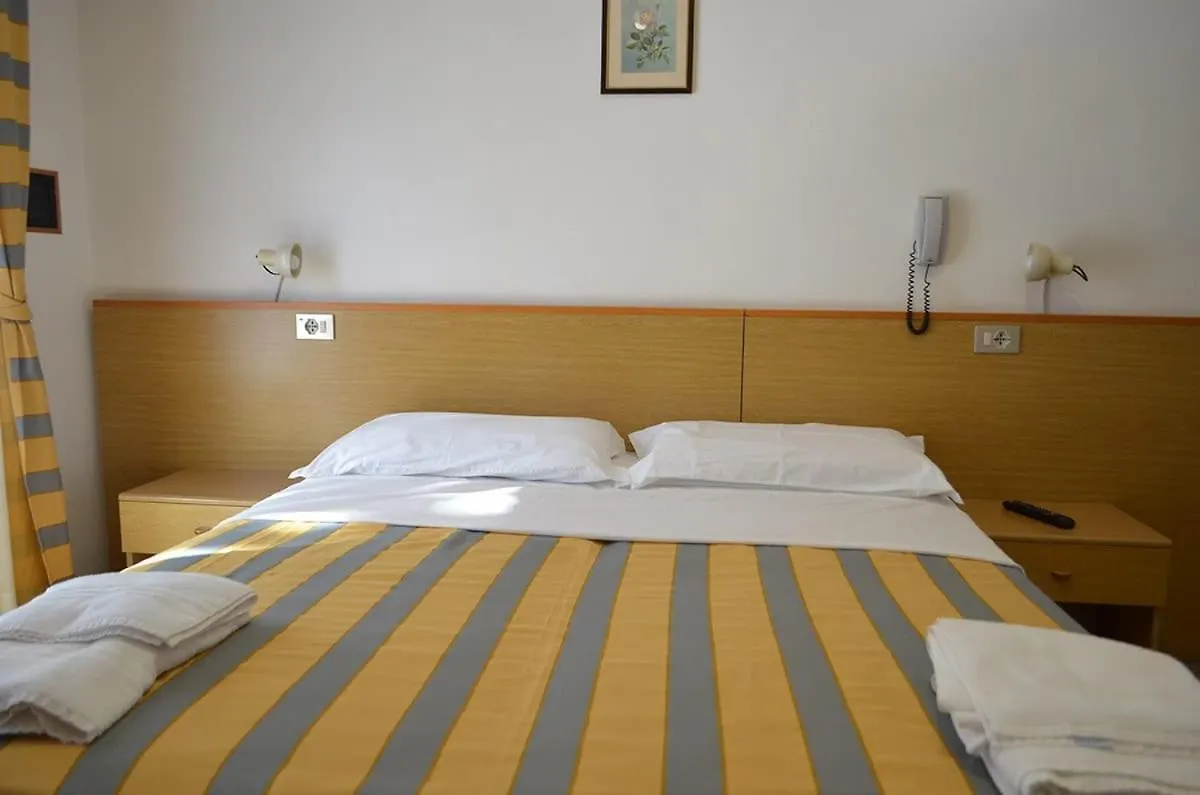 לידו די ג'סולו Hotel Altinate  לידו די ג'סולו