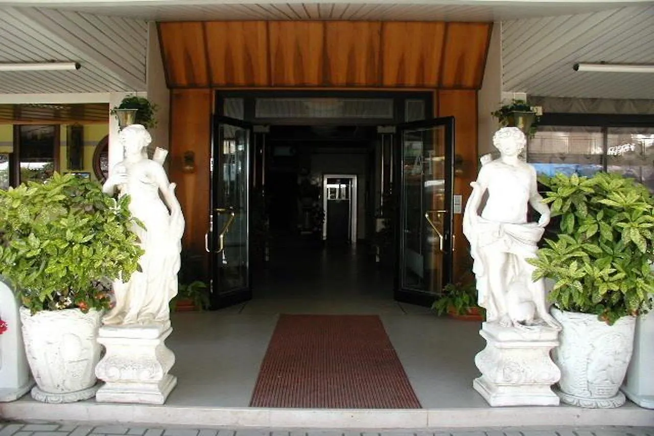 לידו די ג'סולו Hotel Altinate איטליה